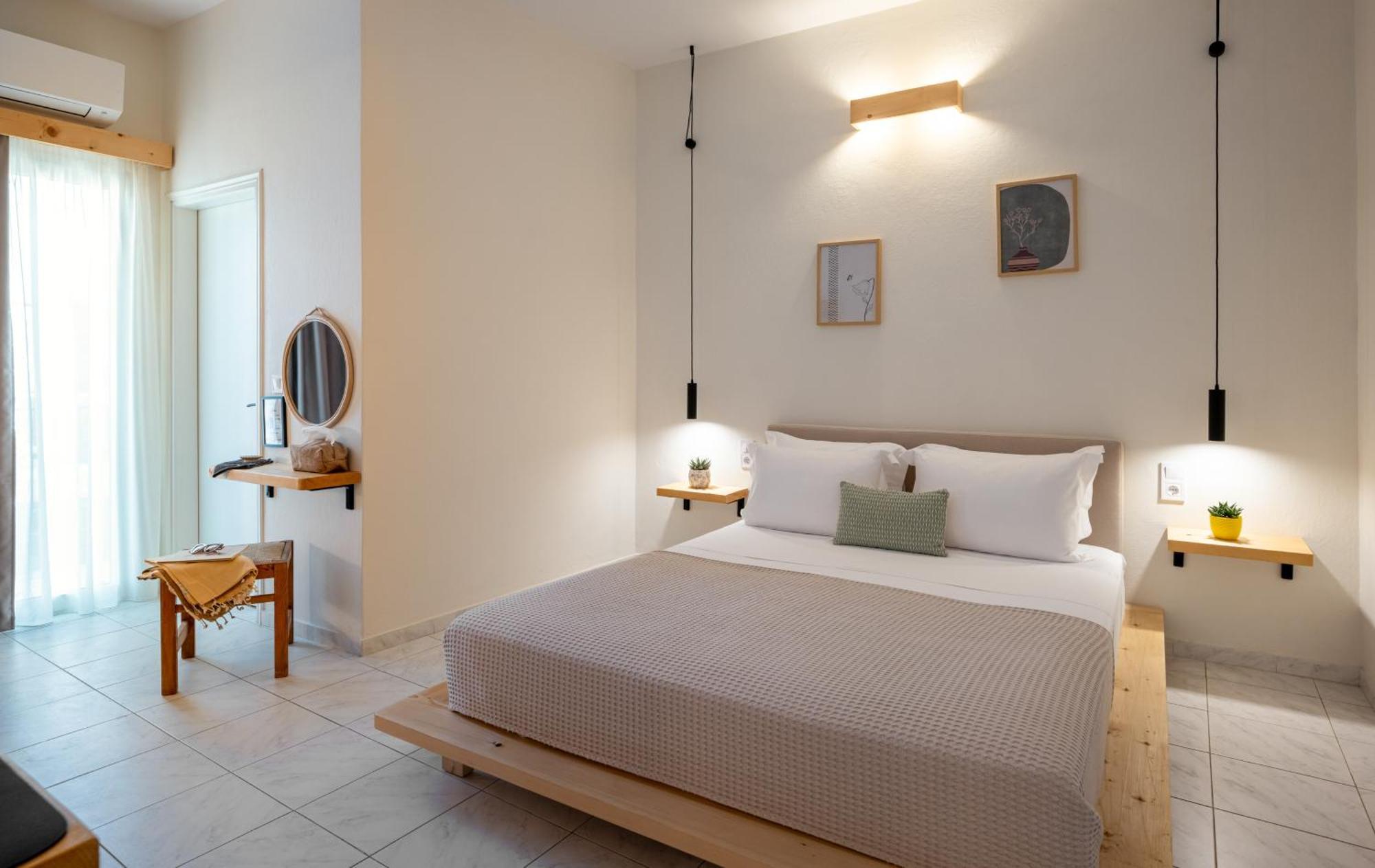 Capella Skiathos, Town Bagian luar foto
