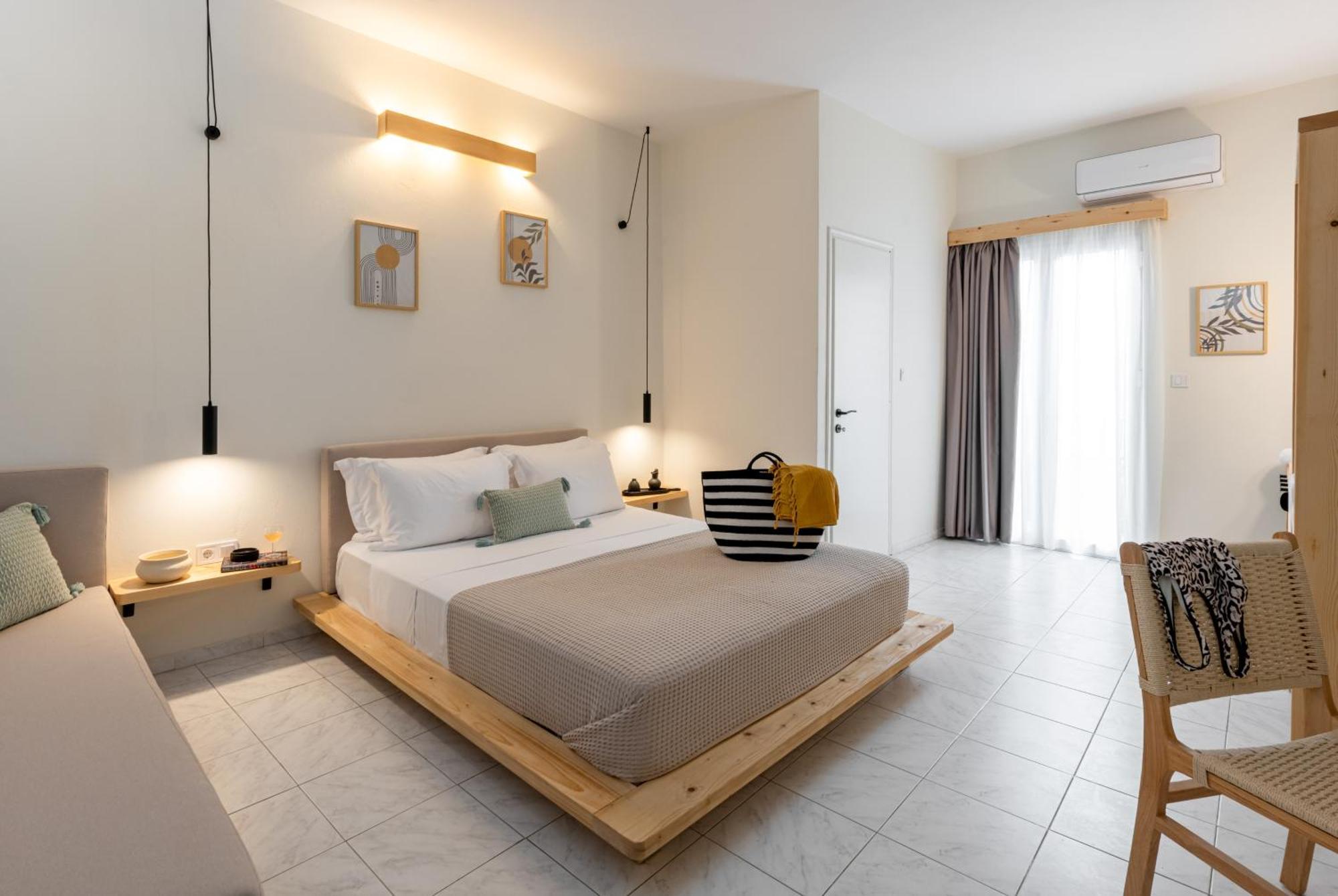 Capella Skiathos, Town Bagian luar foto