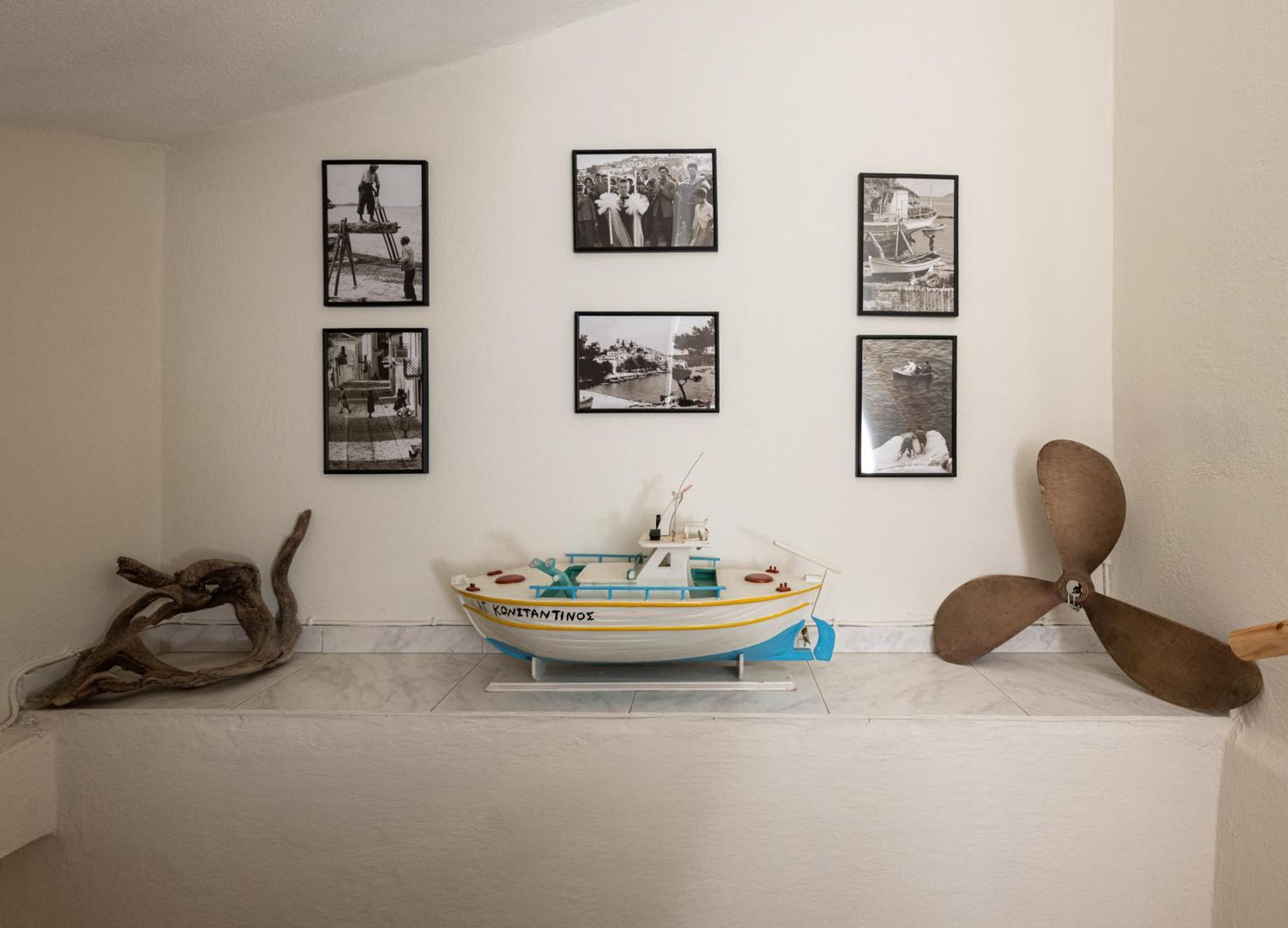 Capella Skiathos, Town Bagian luar foto