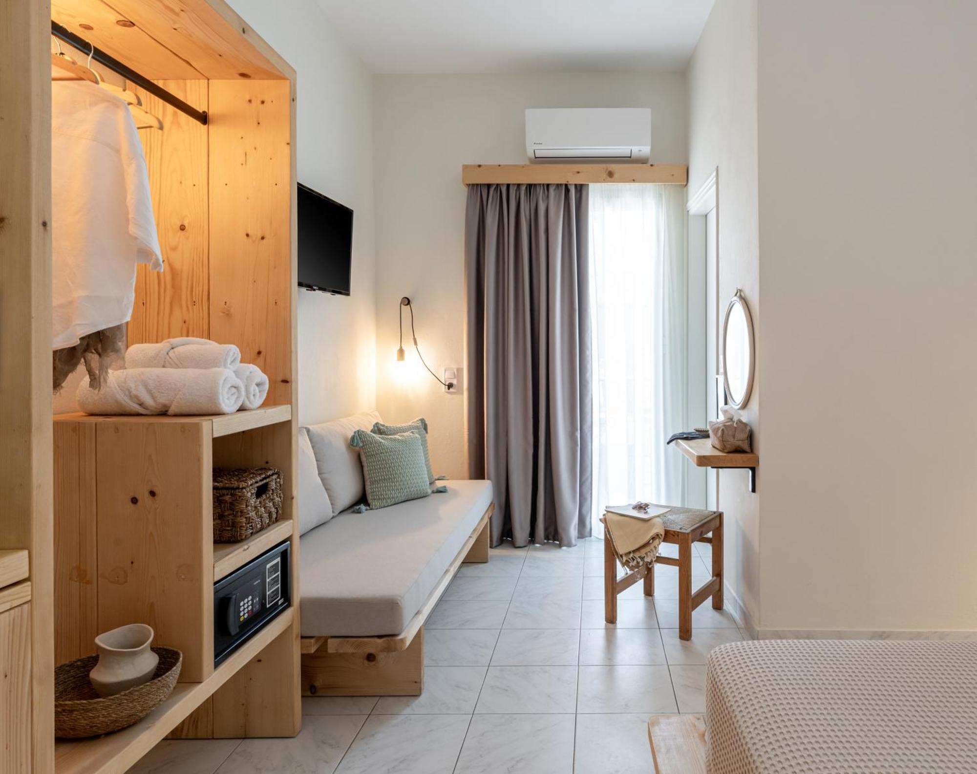 Capella Skiathos, Town Bagian luar foto