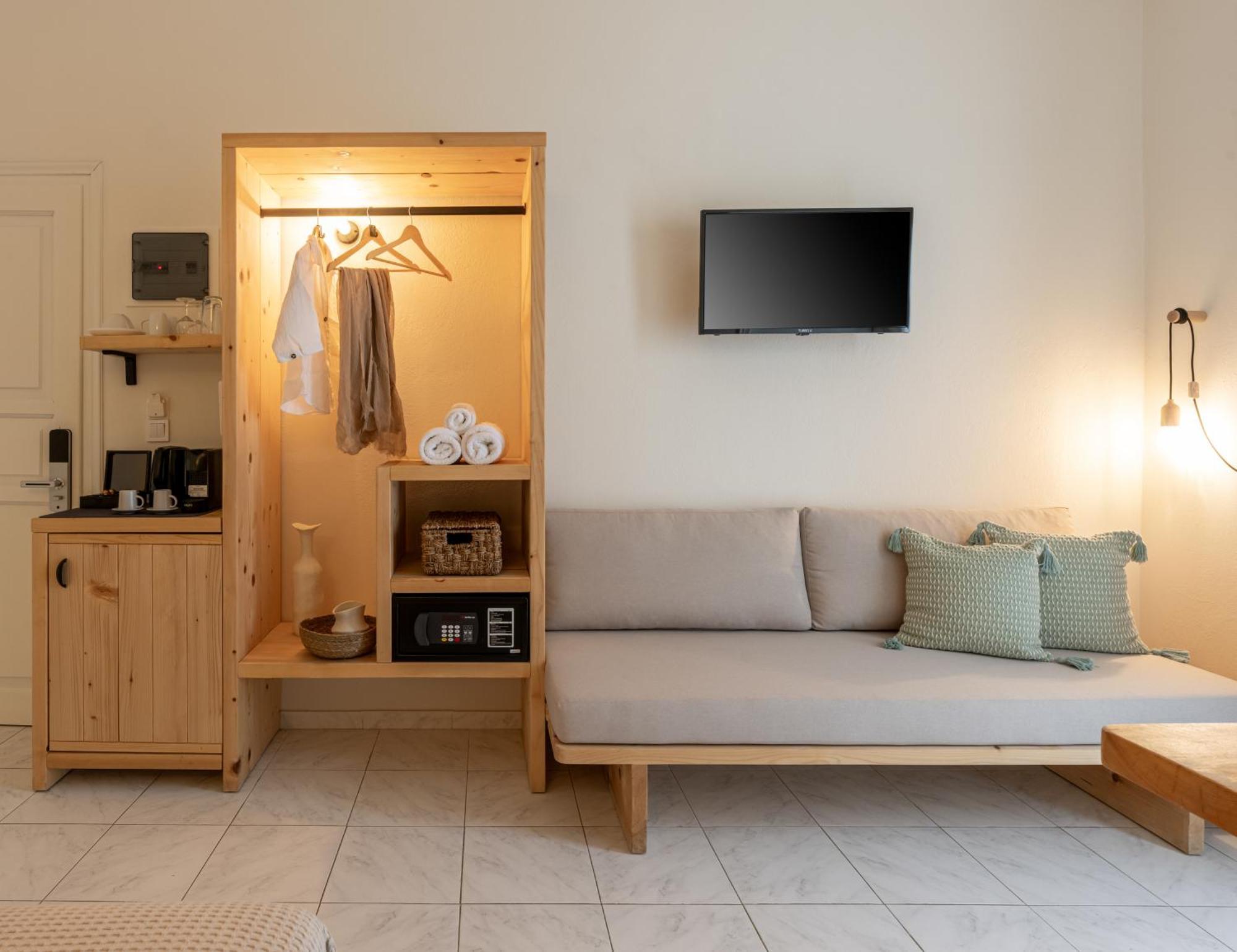 Capella Skiathos, Town Bagian luar foto