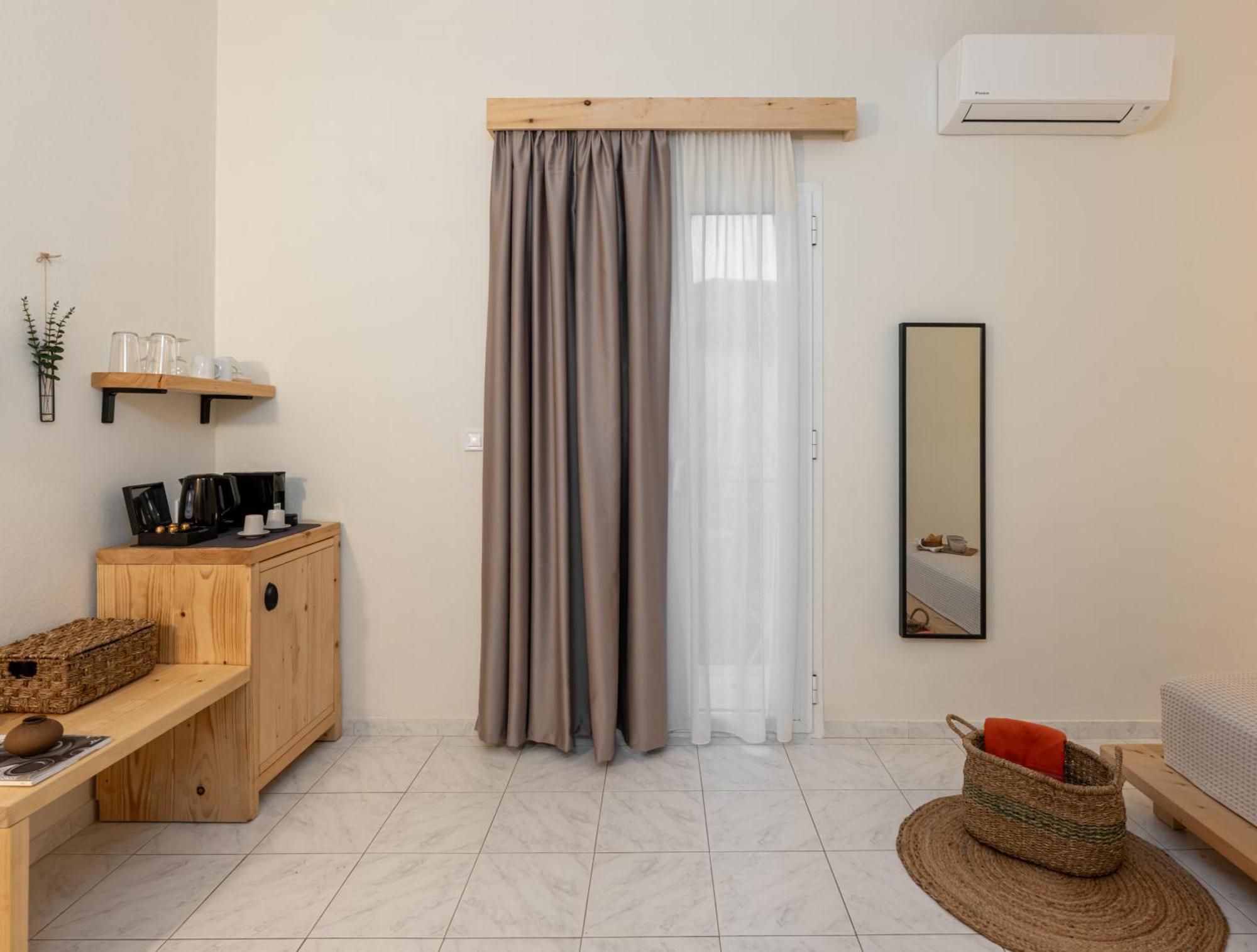Capella Skiathos, Town Bagian luar foto