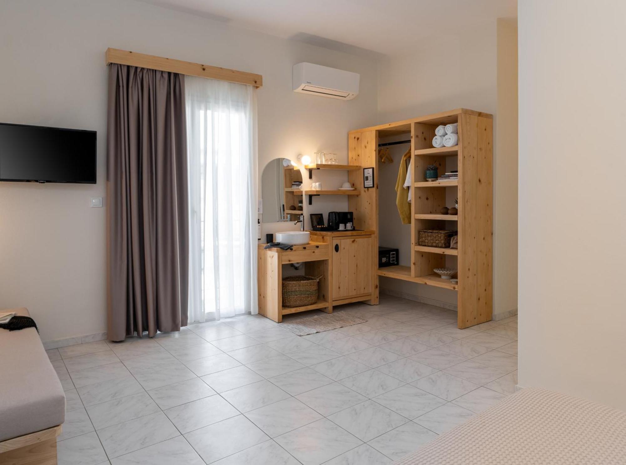 Capella Skiathos, Town Bagian luar foto